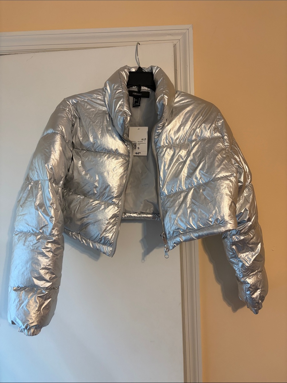 Forever 21 Silver Cropped Puffer Jacket - Women's